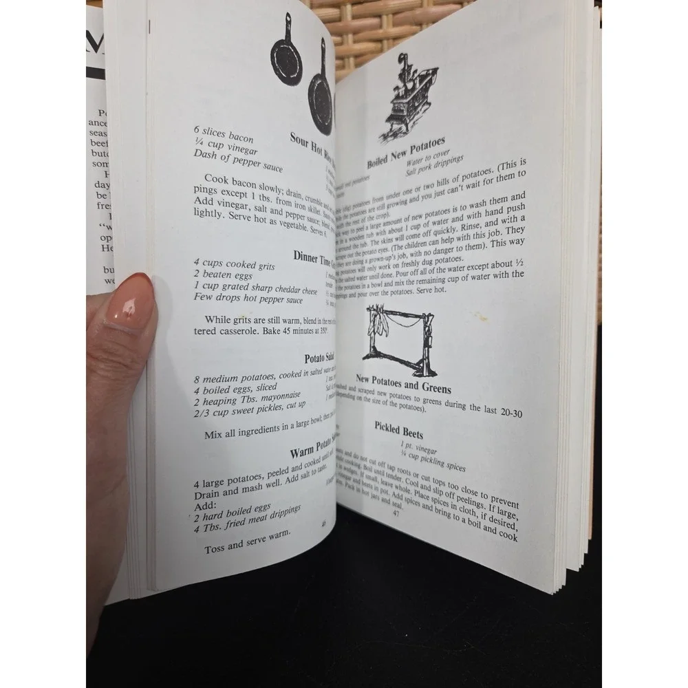 Old Carolina Tobacco Country Cook Book by Arlene Crisp Aaseby 1986 Booklet